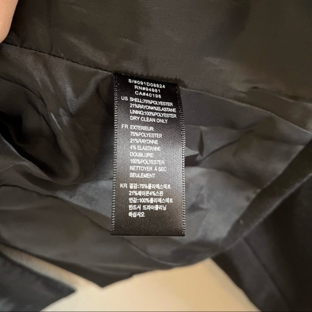 COPY - Forever 21 black blazer - Picture 5 of 5